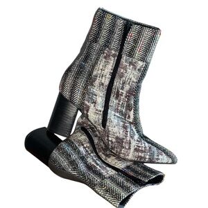 COCONUTS BY MATISSE Praline Boots, Black & grey textile, zipper, 3" heel. 8